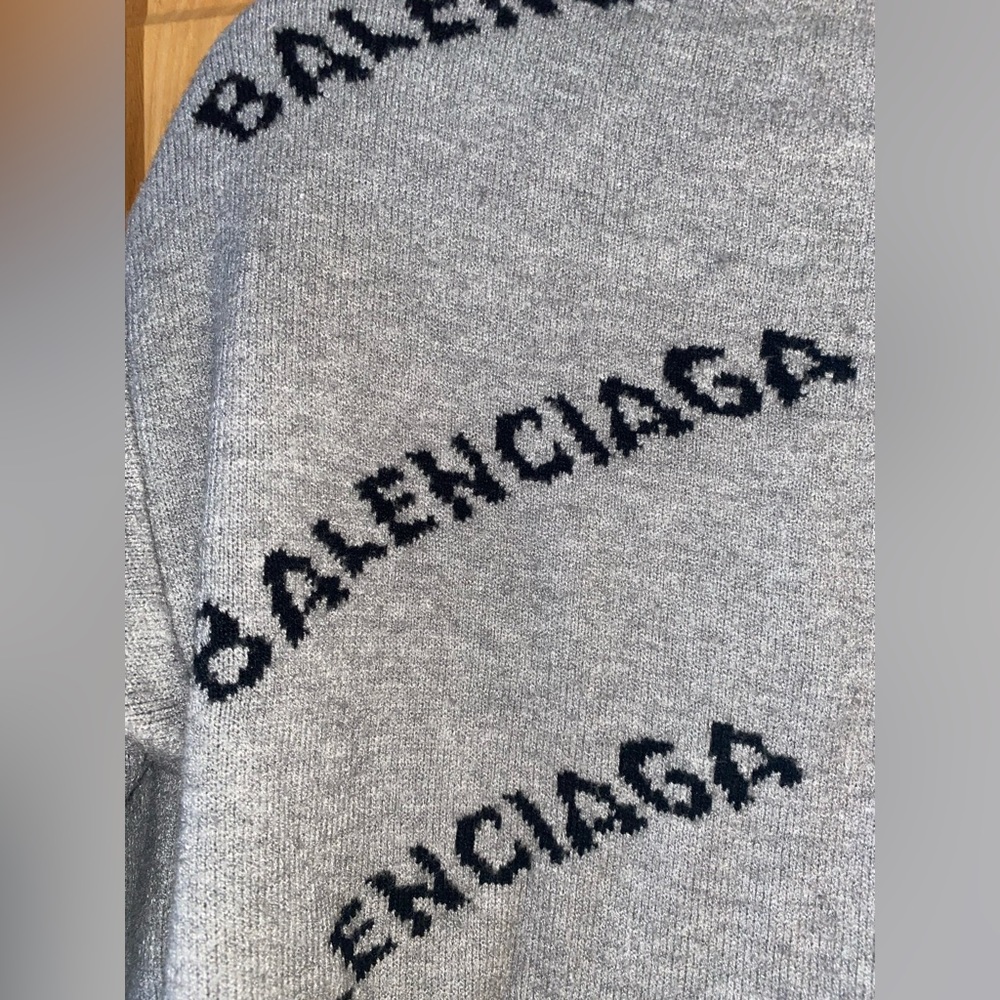 Sweater - Picture 6 of 6